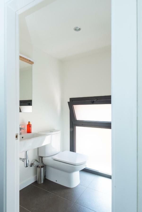Petit Luxe Tobella Dreta * Terrassa