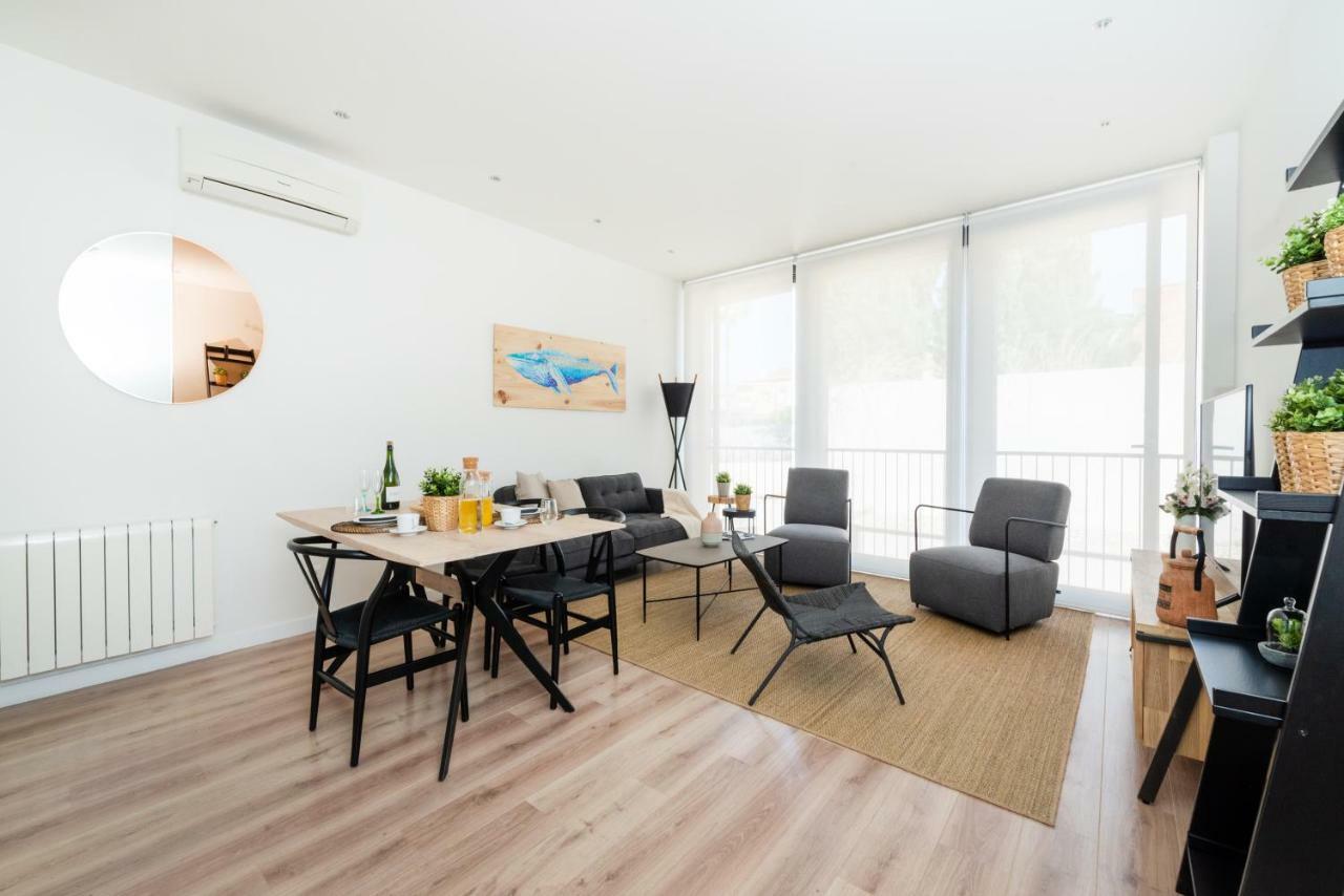 Petit Luxe Tobella Dreta * Terrassa