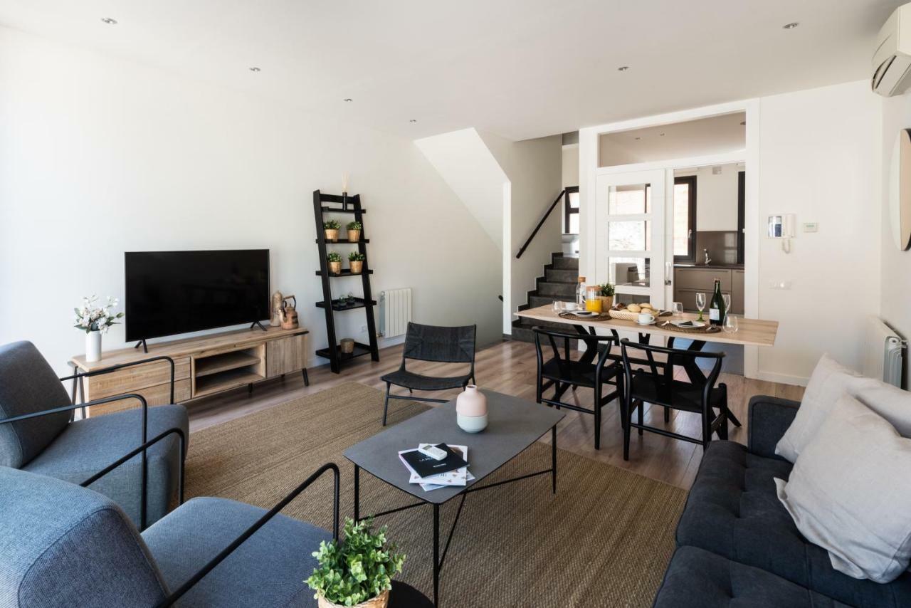 Petit Luxe Tobella Dreta Terrassa